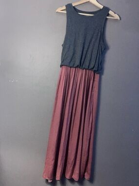 LOFT Gray with rose pleated maxi dress size XS